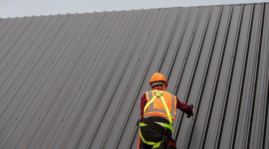 Roofer in Luning, NV
